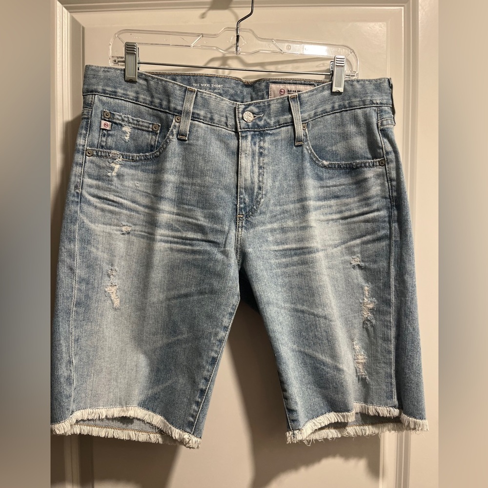 AG THE NIKKI SHORT - relaxed skinny denim shorts